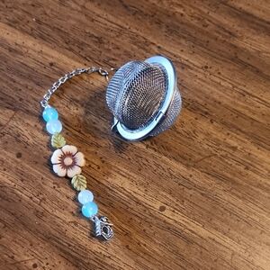 Loose Tea Leaf Steeper With Decorative Beaded Chain